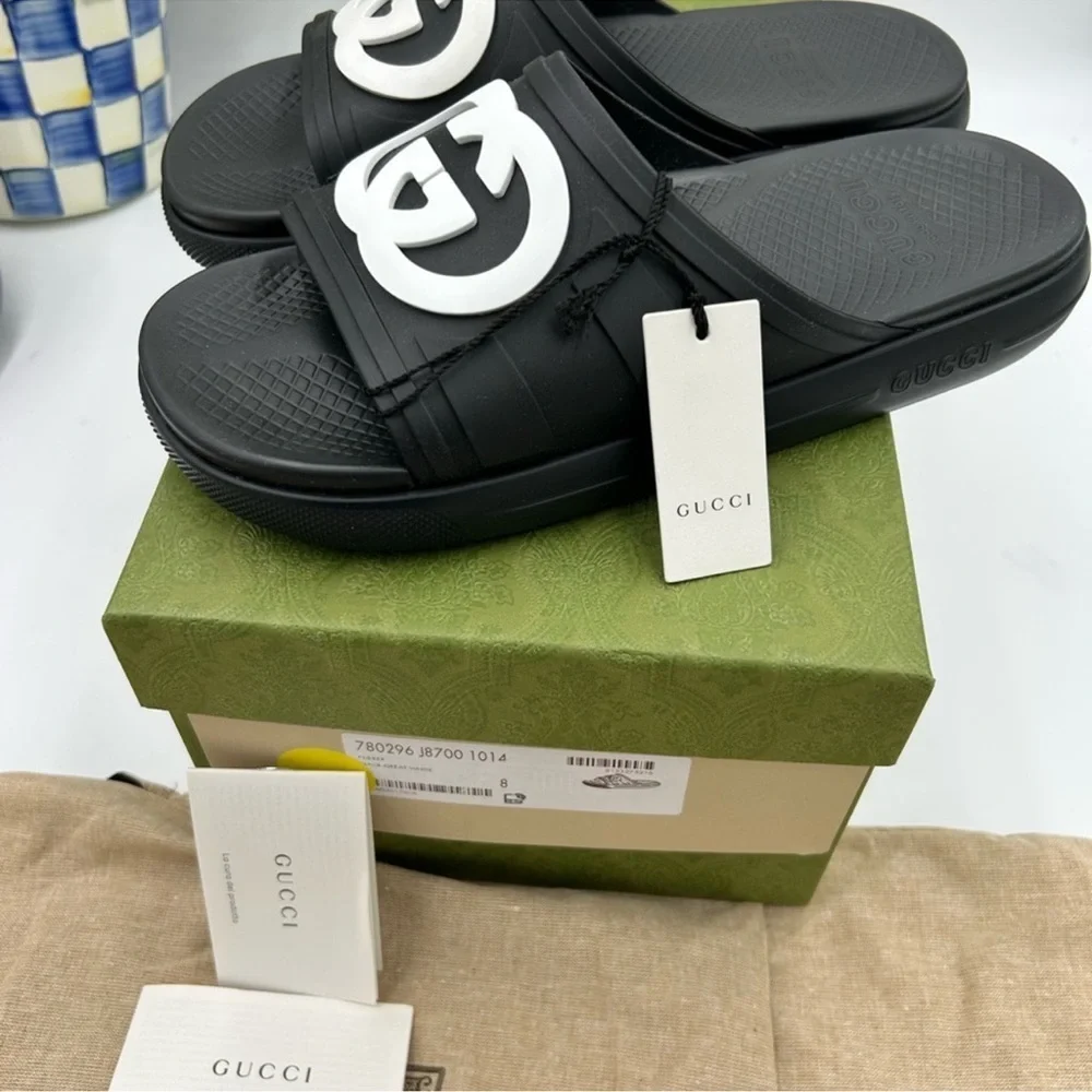 Men’s Gucci interlocking G rubber pool slide size 8, made in Italy